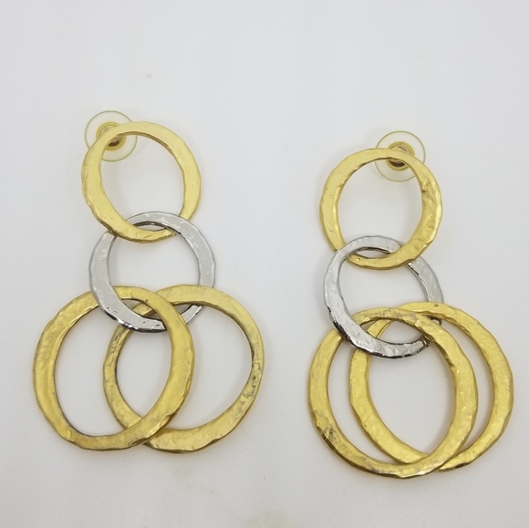 VINTAGE HAMMERED GOLD & SILVER INTERLOCKING RINGS DROP EARRINGS - Picture 1 of 5
